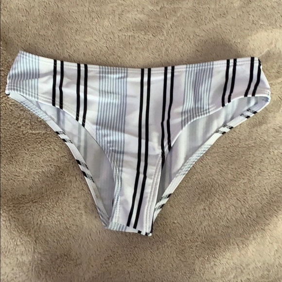 Bikini - Picture 2 of 6